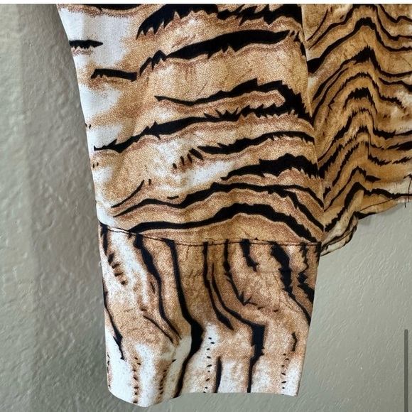 Tiger Print Boxy Button-down Shirt small - Picture 5 of 6